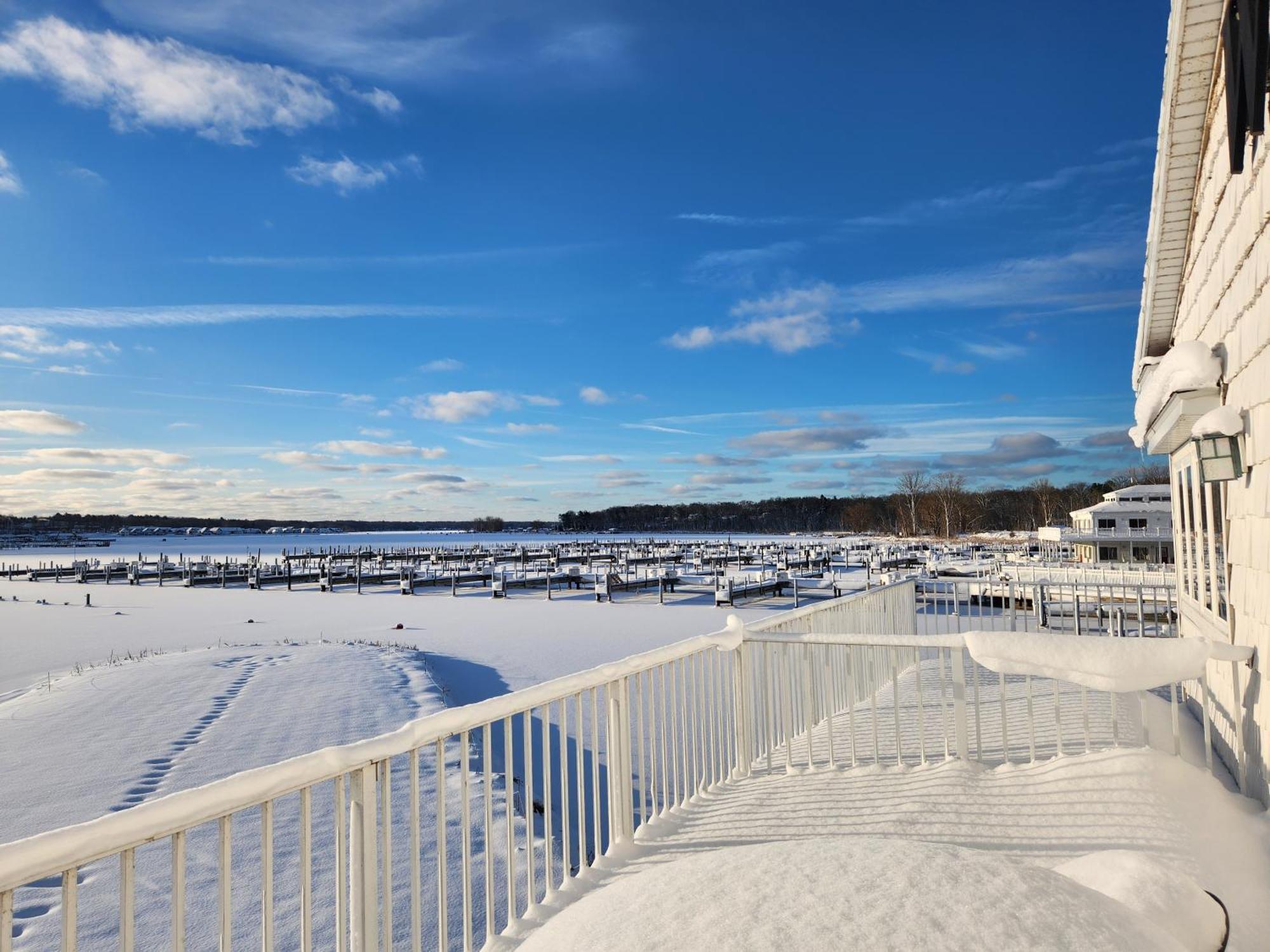 Weathervane Inn Montague Экстерьер фото