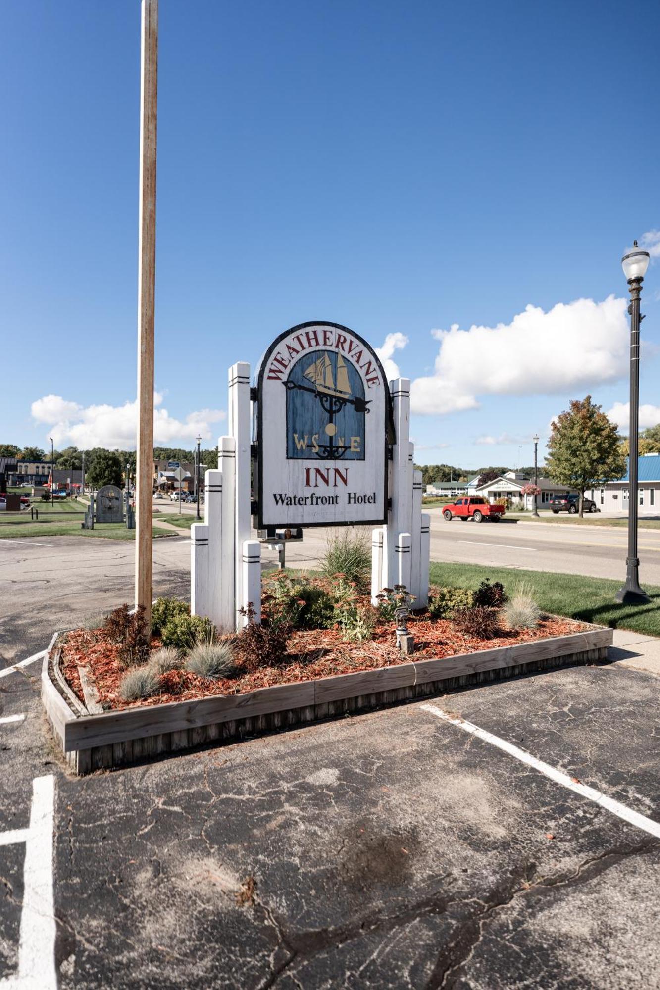 Weathervane Inn Montague Экстерьер фото